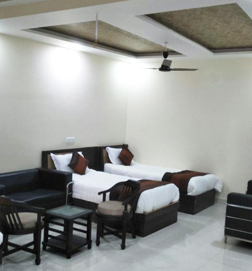 R.S Hotel & Restaurant Amritsar Exterior foto