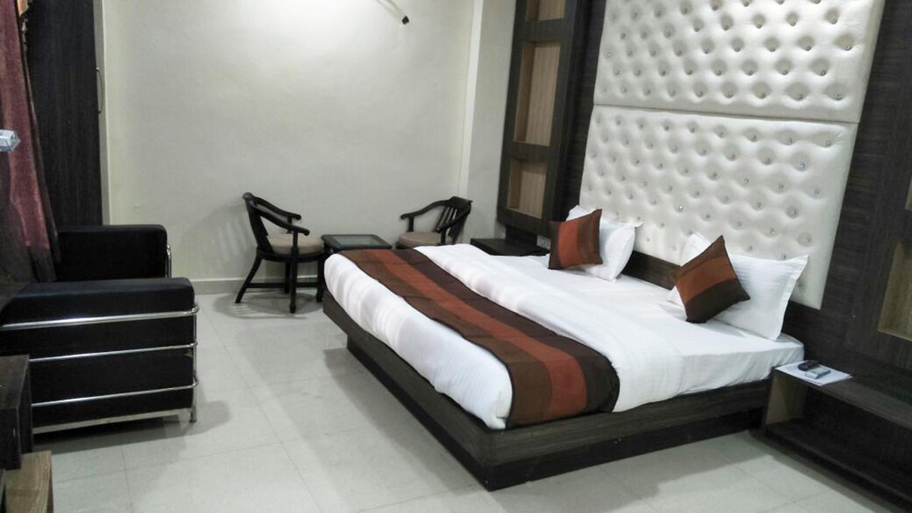 R.S Hotel & Restaurant Amritsar Exterior foto