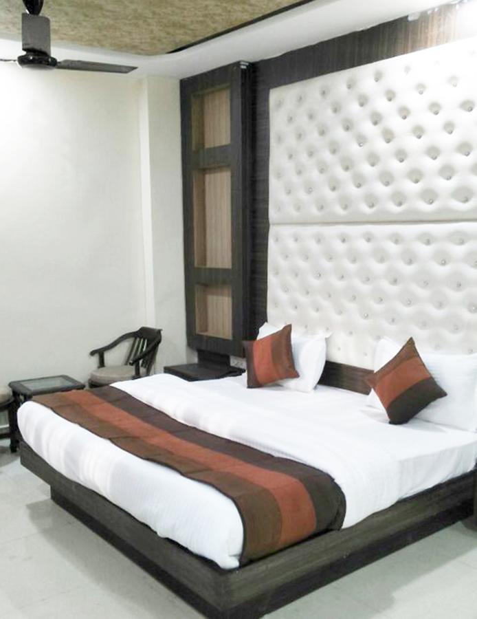 R.S Hotel & Restaurant Amritsar Exterior foto
