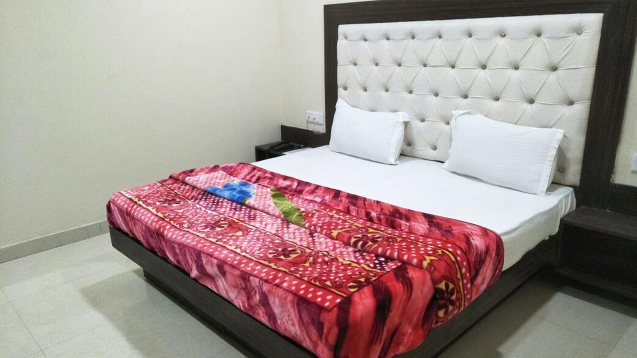 R.S Hotel & Restaurant Amritsar Exterior foto