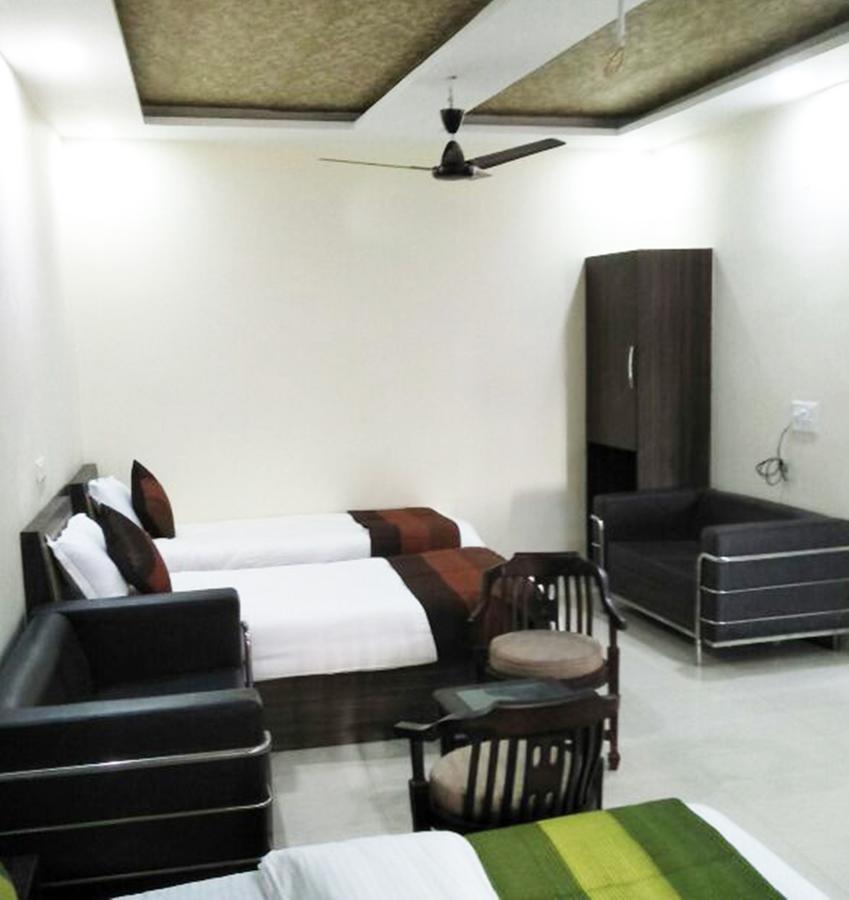 R.S Hotel & Restaurant Amritsar Exterior foto