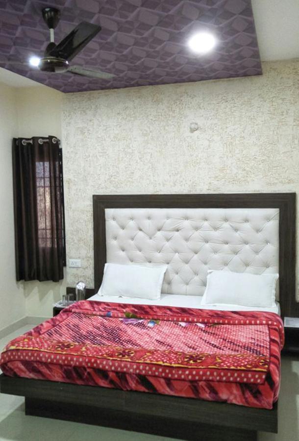 R.S Hotel & Restaurant Amritsar Exterior foto